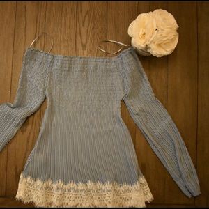 Beautiful Off the shoulder top